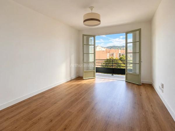 Vente                                                      Appartement
                        
                     3 pièces                      56 m2                     à Ajaccio