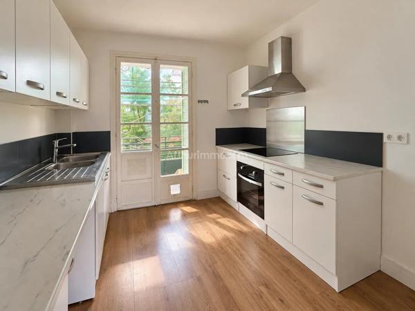 Vente                                                      Appartement
                        
                     3 pièces                      56 m2                     à Ajaccio