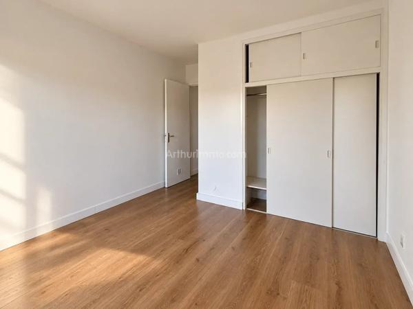 Vente                                                      Appartement
                        
                     3 pièces                      56 m2                     à Ajaccio