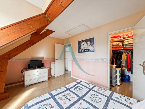 Maison individuelle 7 pièces sur sous-sol total Mennecy