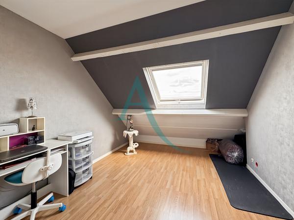 Maison individuelle 7 pièces sur sous-sol total Mennecy