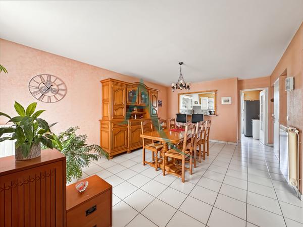 Maison individuelle 7 pièces sur sous-sol total Mennecy