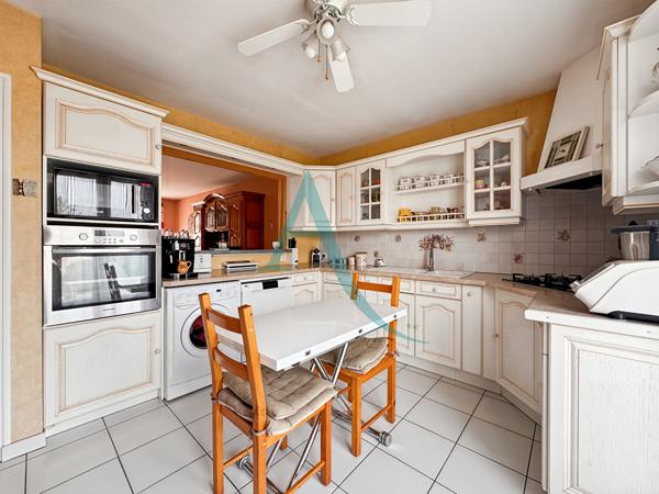 Maison individuelle 7 pièces sur sous-sol total Mennecy