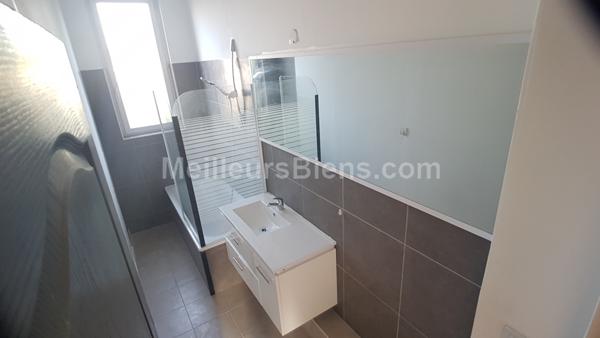 Immeuble / 6 appartements / terrain