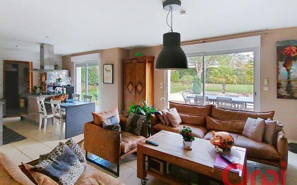 Maison à vendre    5 pièces •  Nouzilly