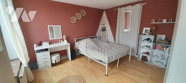 Idéal investisseur ! 
Spacieuse maison proche du centre, 3 chambres, cour - Louée 550 €/mois.