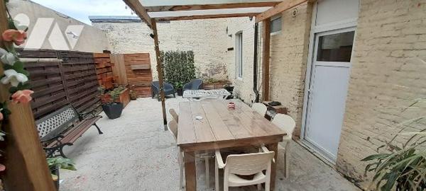 Idéal investisseur ! 
Spacieuse maison proche du centre, 3 chambres, cour - Louée 550 €/mois.