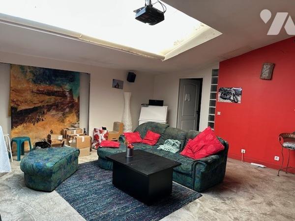 Maison avec dépendances à Vendre à Groslay (95410) en Val-d'Oise (95), 7 pièces, 5 chambres