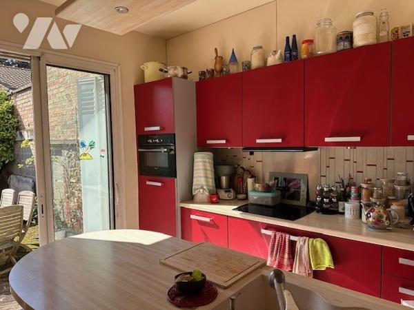 Maison avec dépendances à Vendre à Groslay (95410) en Val-d'Oise (95), 7 pièces, 5 chambres