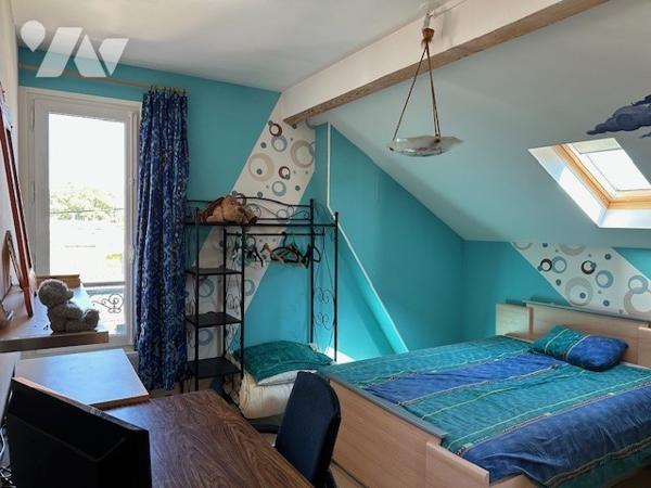 Maison avec dépendances à Vendre à Groslay (95410) en Val-d'Oise (95), 7 pièces, 5 chambres