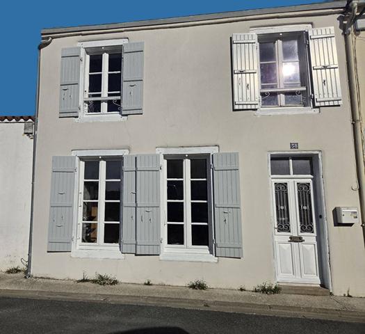 Maison charme 125 m² MARANS - bord canal