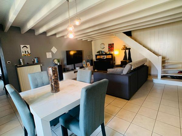 CHAMPDENIERS.Maison 7 pièces de 147m²., Champdeniers 79220
