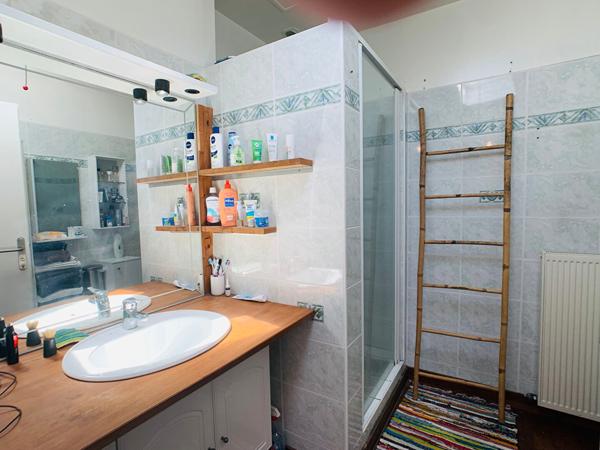 CHAMPDENIERS.Maison 7 pièces de 147m²., Champdeniers 79220