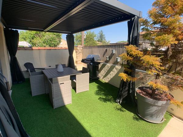 CHAMPDENIERS.Maison 7 pièces de 147m²., Champdeniers 79220