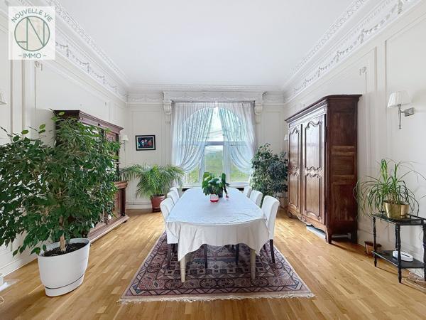 Appartement 4 pièce(s) 3 chambre(s) 207 m²