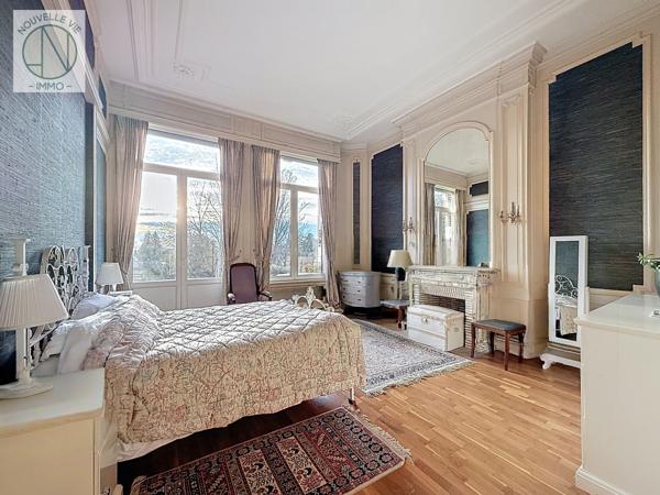 Appartement 4 pièce(s) 3 chambre(s) 207 m²