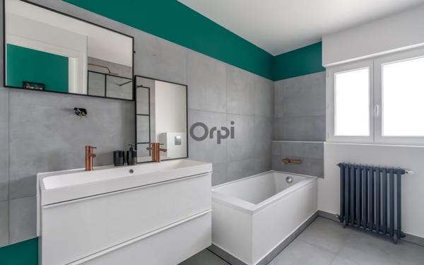 Maison à vendre    11 pièces •  Ormesson-sur-Marne