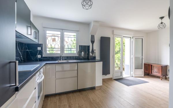 Maison à vendre    11 pièces •  Ormesson-sur-Marne