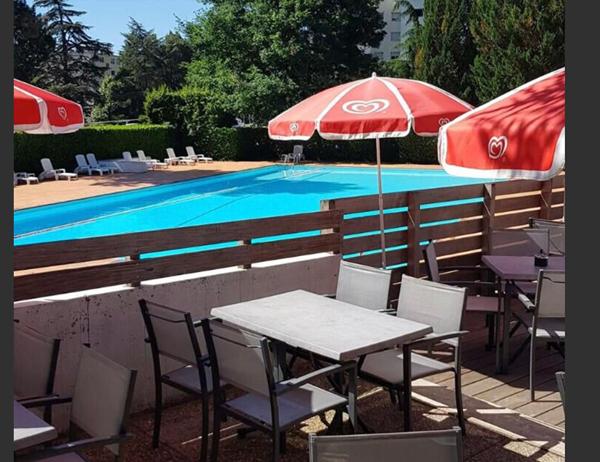 ECULLY, BEL APPARTEMENT DS PARC, PISCINE ET TENNIS