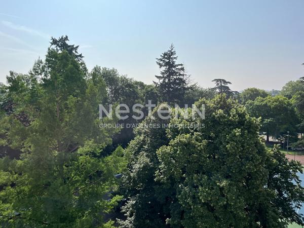 ECULLY, BEL APPARTEMENT DS PARC, PISCINE ET TENNIS