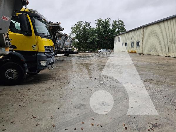 Local d'activité 1 pièce 125 m2