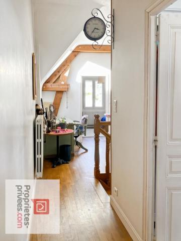 EXCLUSIF ! Auxerre - Maison  10 pièce(s) 156 m2 avec piscine couverte