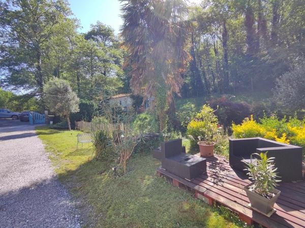 Charmante maison de campagne béarnaise avec annexe