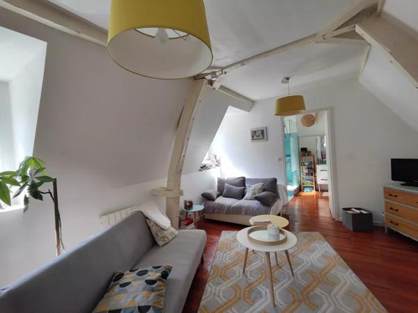 Charmante maison de campagne béarnaise avec annexe