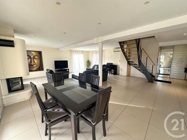 Maison à vendre  5 pièces - 221,16 m2 ST MAURICE DE GOURDANS - 01