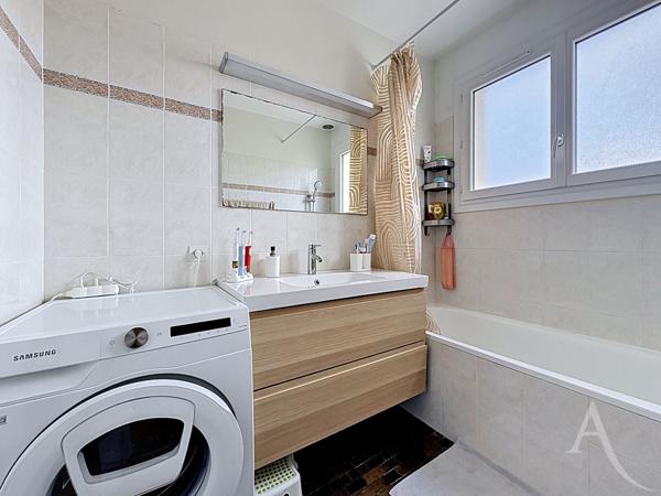 Appartement Mantes La Jolie 5 pièces en duplex 3 chambres et cave
