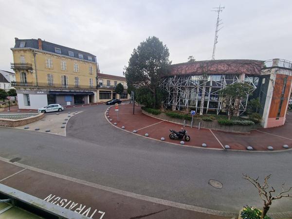 Location bureau Hagetmau - 39 m² - 460 €/mois