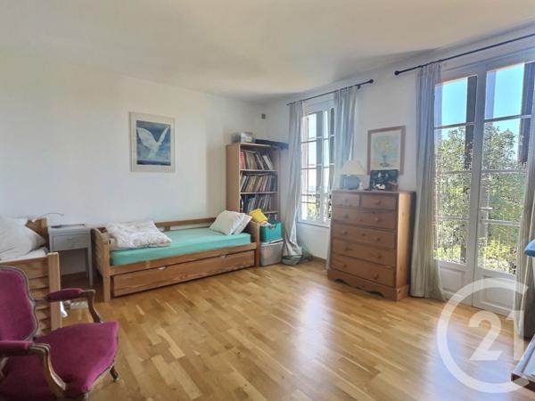 Maison à vendre  9 pièces - 250 m2 CHATEAUNEUF GRASSE - 06