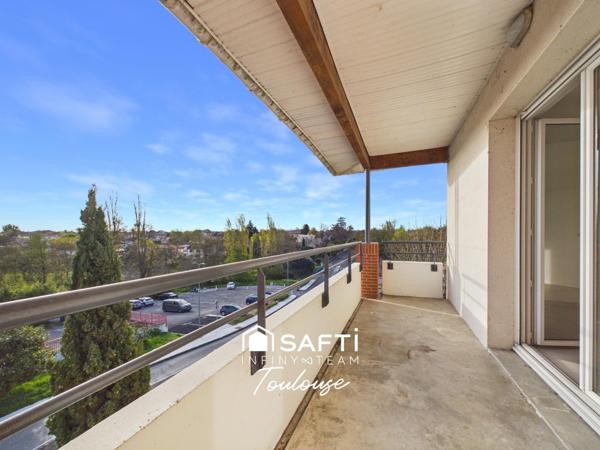 Dernier étage et triple expo :  lumière et tranquillité !