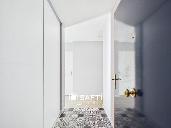 Dernier étage et triple expo :  lumière et tranquillité !