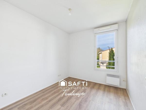 Dernier étage et triple expo :  lumière et tranquillité !