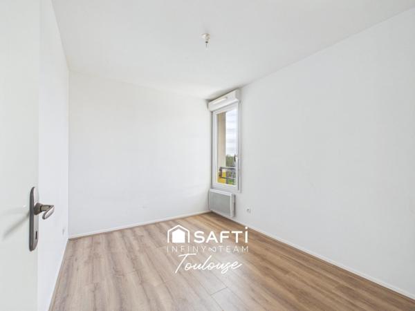 Dernier étage et triple expo :  lumière et tranquillité !