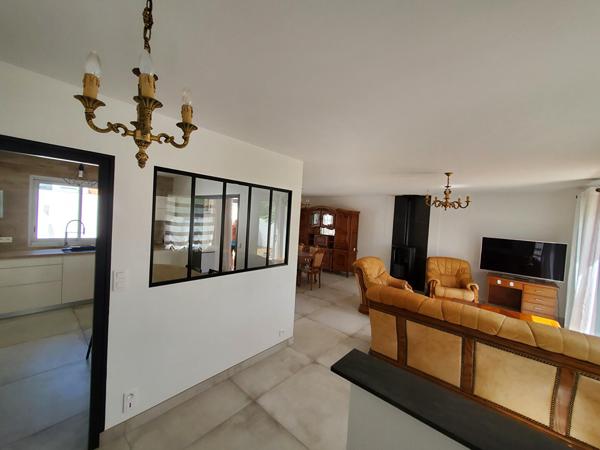 Maison La Gueriniere dans une impasse entre bois des éloux et quartier du fier
