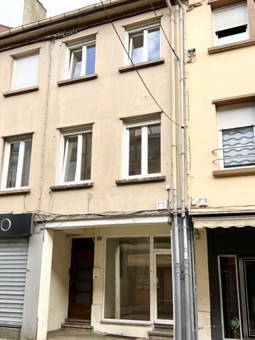 Maison type F4 + local commercial indépendant
