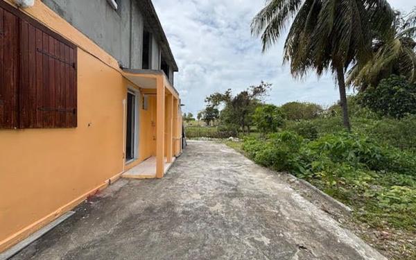 Appartement à louer    2 pièces •  Le Moule