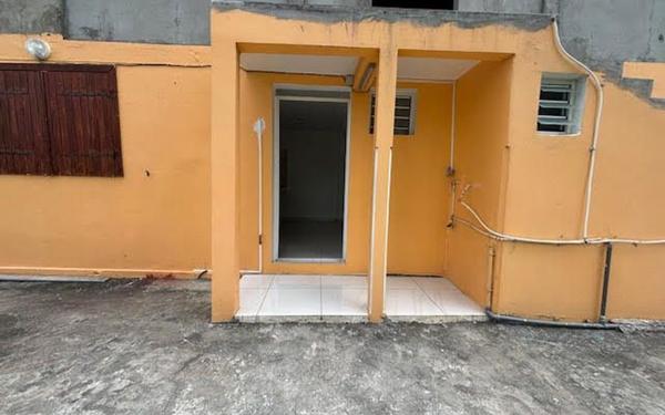 Appartement à louer    2 pièces •  Le Moule