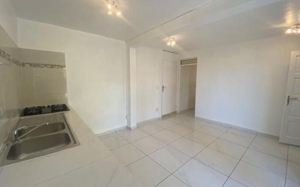 Appartement à louer    2 pièces •  Le Moule