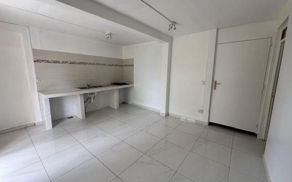 Appartement à louer    2 pièces •  Le Moule