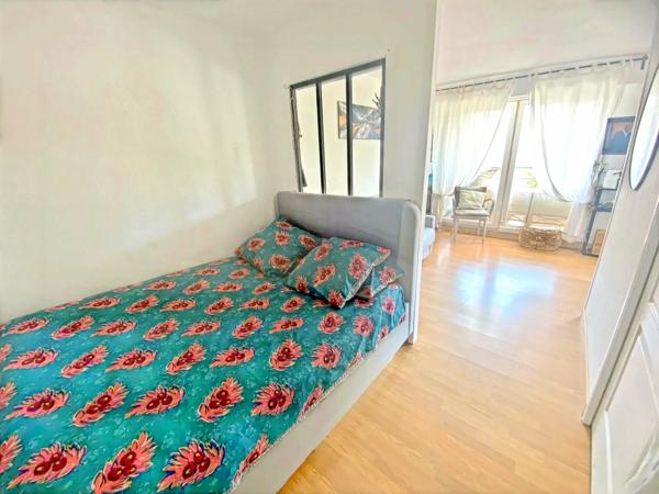 Studio 24 m² avec terrasse plein sud, parking et cave – Centre-ville, à moins de 5 min des plages