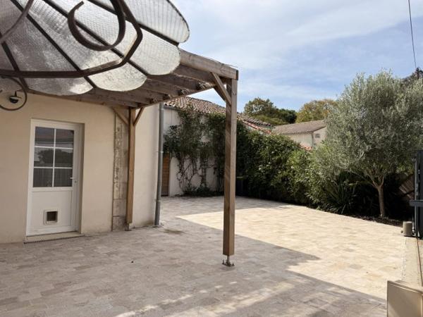 Charmante maison Charentaise avec sa piscine