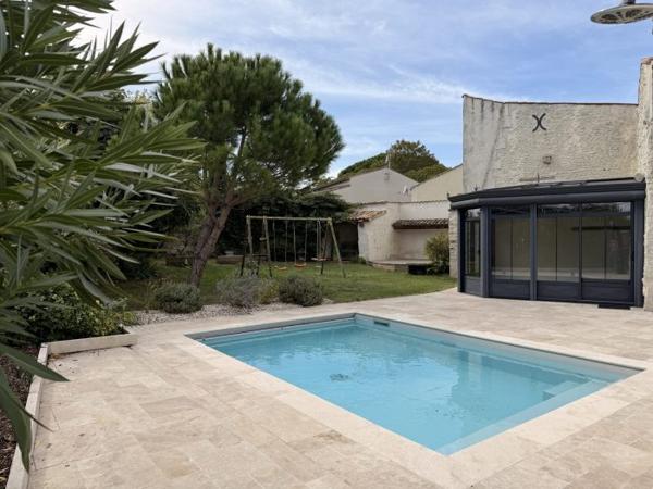 Charmante maison Charentaise avec sa piscine