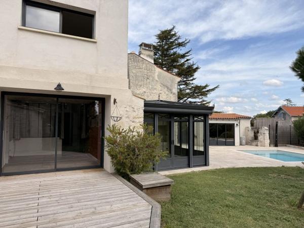 Charmante maison Charentaise avec sa piscine