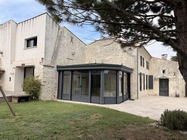 Charmante maison Charentaise avec sa piscine