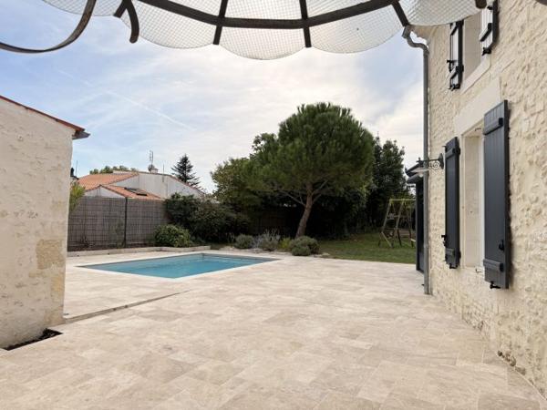 Charmante maison Charentaise avec sa piscine