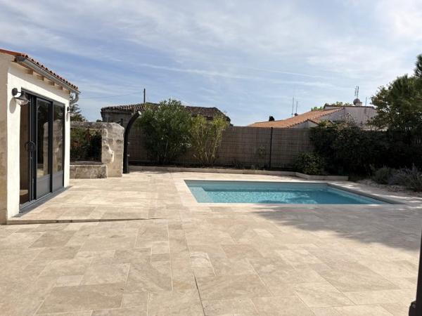 Charmante maison Charentaise avec sa piscine