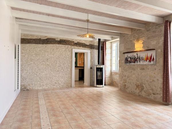 Charmante maison Charentaise avec sa piscine